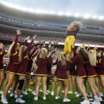 GOLDY GOPHER & CHEERLEADERS